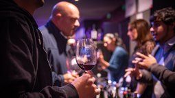 altText(Vinos & Negocios vuelve a la Usina del Arte en 2023)}