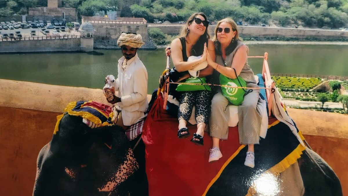 Travelaway: Recorridos con guias en español contemplaron paseos en elefante.