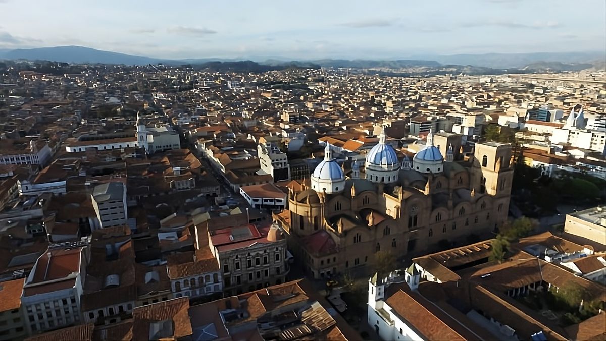 Revisión de ordenanza de turismo en Cuenca incluye a alojamiento temporario y hoteles.