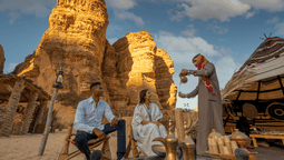 Arabia Saudita ofrece la mejor experiencia para cada tipo de viajero, desde exploradores intrépidos hasta aficionados a la historia, los amantes de la cultura, aventureros, empresarios y aquellos que simplemente desean pasar su tiempo relajándose en un entorno de lujo.