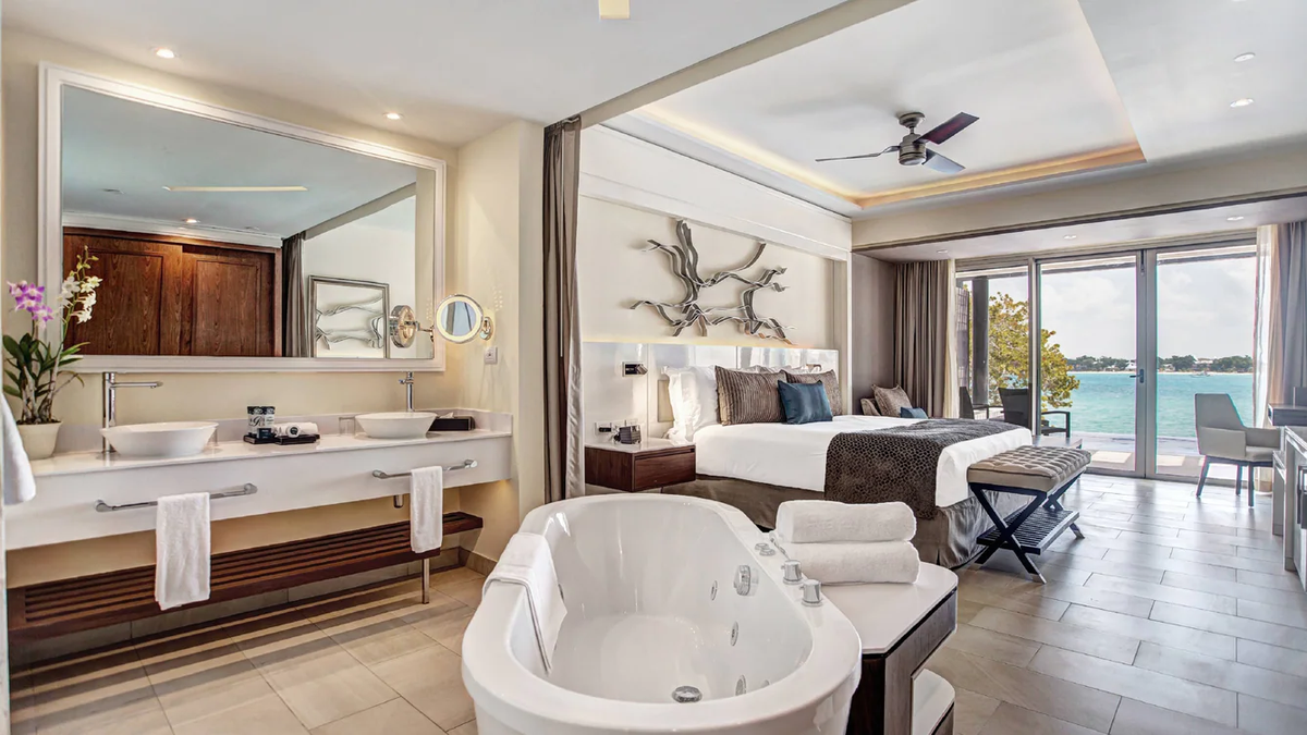Hideaway at Royalton Resorts eleva la experiencia solo para adultos con un ambiente de lujo y privacidad.