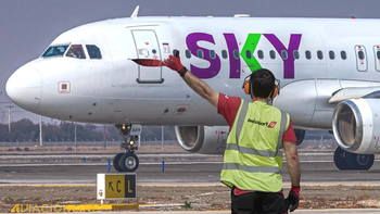 Sindicato de Sky Airline protesta tras acuerdo con Swissport