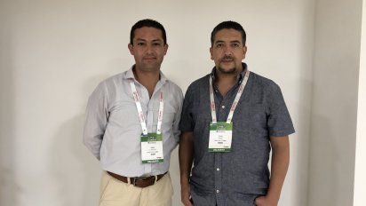 Steve Ramos, gerente general de Grupo VDT y Omar Colmenares, director de Mayoreo de Tropitours.