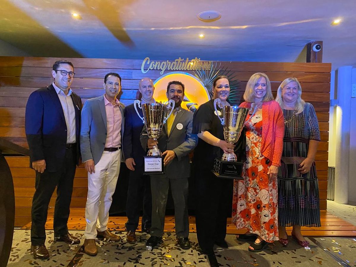 American Airlines opera 180 vuelos semanales desde Cancún a 15 destinos en Estados Unidos, siendo la operación más grande de la aerolínea.