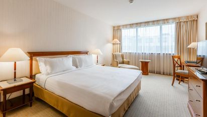 Interior de la habitación del Evergreen Laurel Hotel, el que podría ser el primer alojamiento Barceló en Francia.
