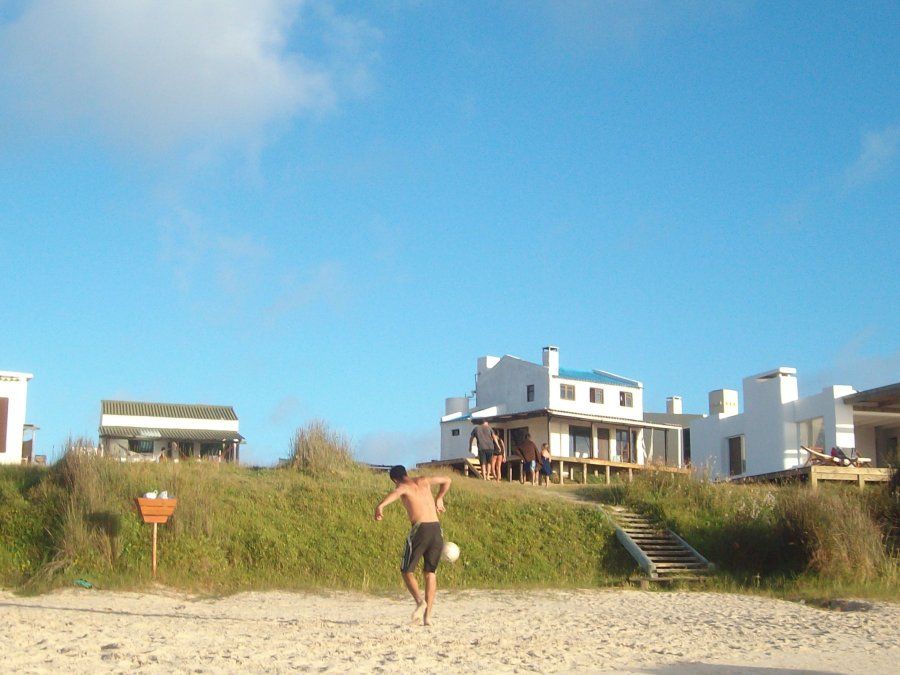 Vacaciones en Uruguay: visitar Cabo Polonio, un plan por lo menos para una vez en la vida.