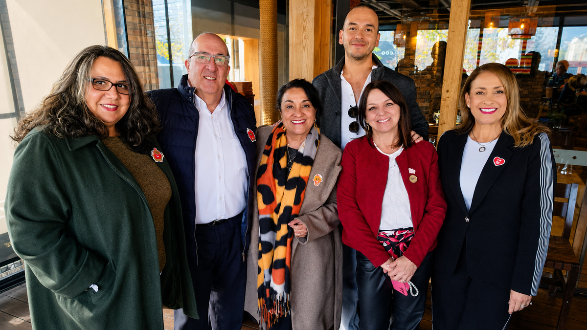 Patricia Rojas (CIC Travel Chile), Andrés Azuaga (Ladevi), Marcela Olate (Viajes Mr. Trip), Andrea Muñoz (PromPerú), Sebastián Calderón (Somos La Vuelta) y Sonia Triana (CIC Travel). 