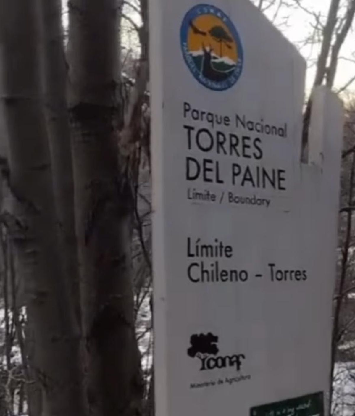 Cierre del Sendero Base de Torres del Paine por la cantidad de nieve provocó debate entre los gremios del turismo.