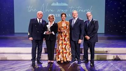 El bautizo del Silver Nova contó con la presencia de ejecutivos de Silversea y Royal Caribbean Group.