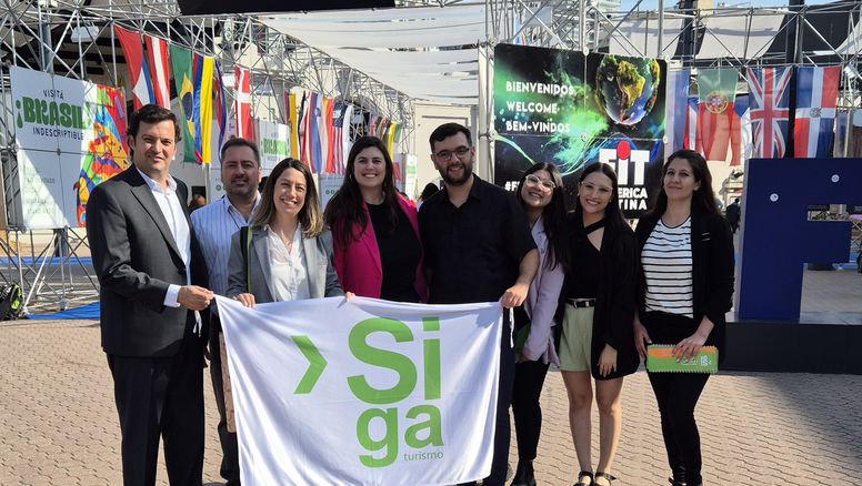 El equipo de Siga Turismo durante una de las jornadas de FIT.