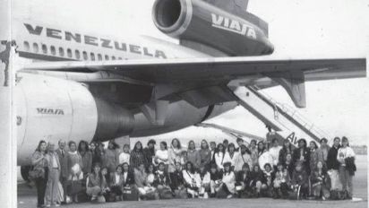 Una de las primeras generaciones de quinceañeras de Viajes Chapinero (VCH Travel), compañía pionera en Colombia en la organización de excursiones especializadas para celebrar los 15 años.