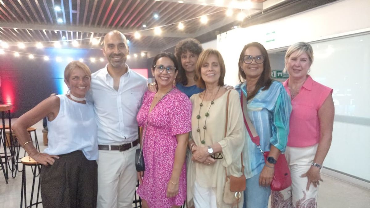 Orlando Romano junto a operadores en alianza con Assist Card. Orlando Romano junto a operadores en alianza con Assist Card.