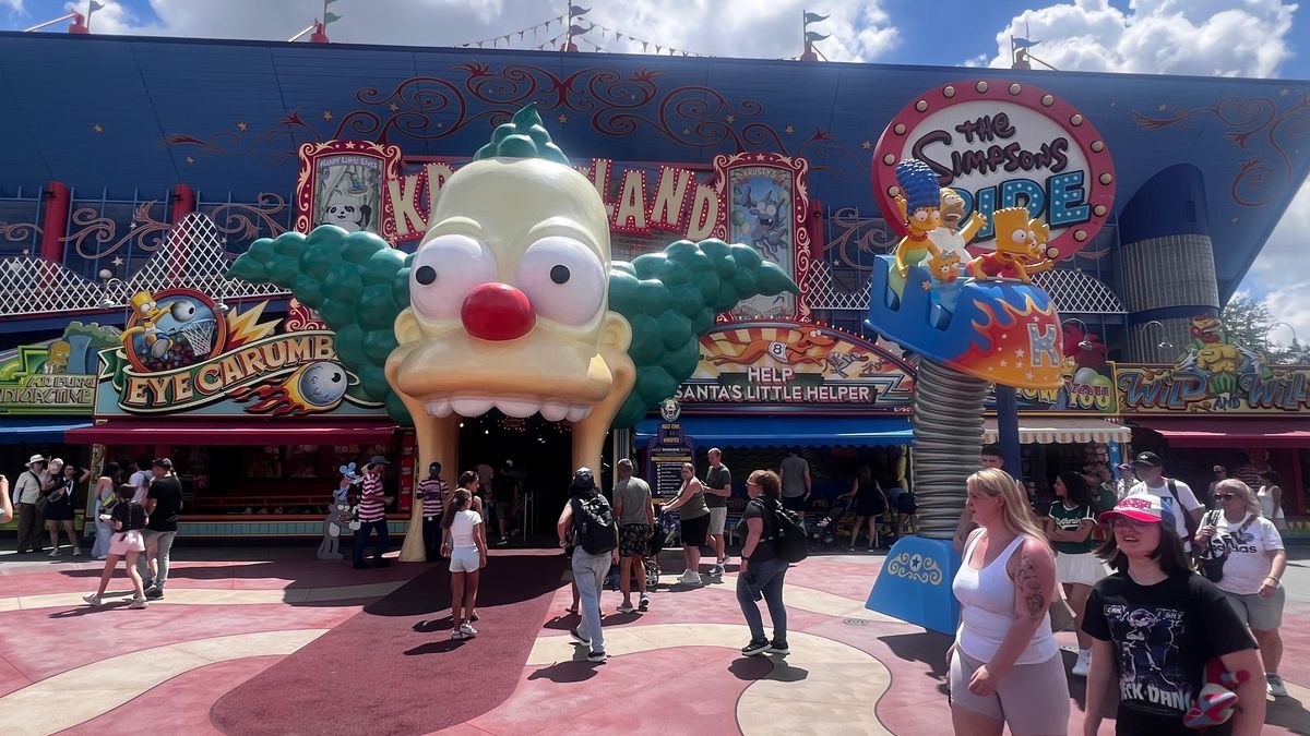 Universal Destinations & Experiences: La zona temática de Los Simpons cumple las expectativas de todo fanático de la serie. Universal Destinations & Experiences: La zona temática de Los Simpons cumple las expectativas de todo fanático de la serie.