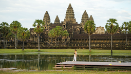 Sumérgete en la cultura de Camboya a través de sus templos en tu viaje por Asia.