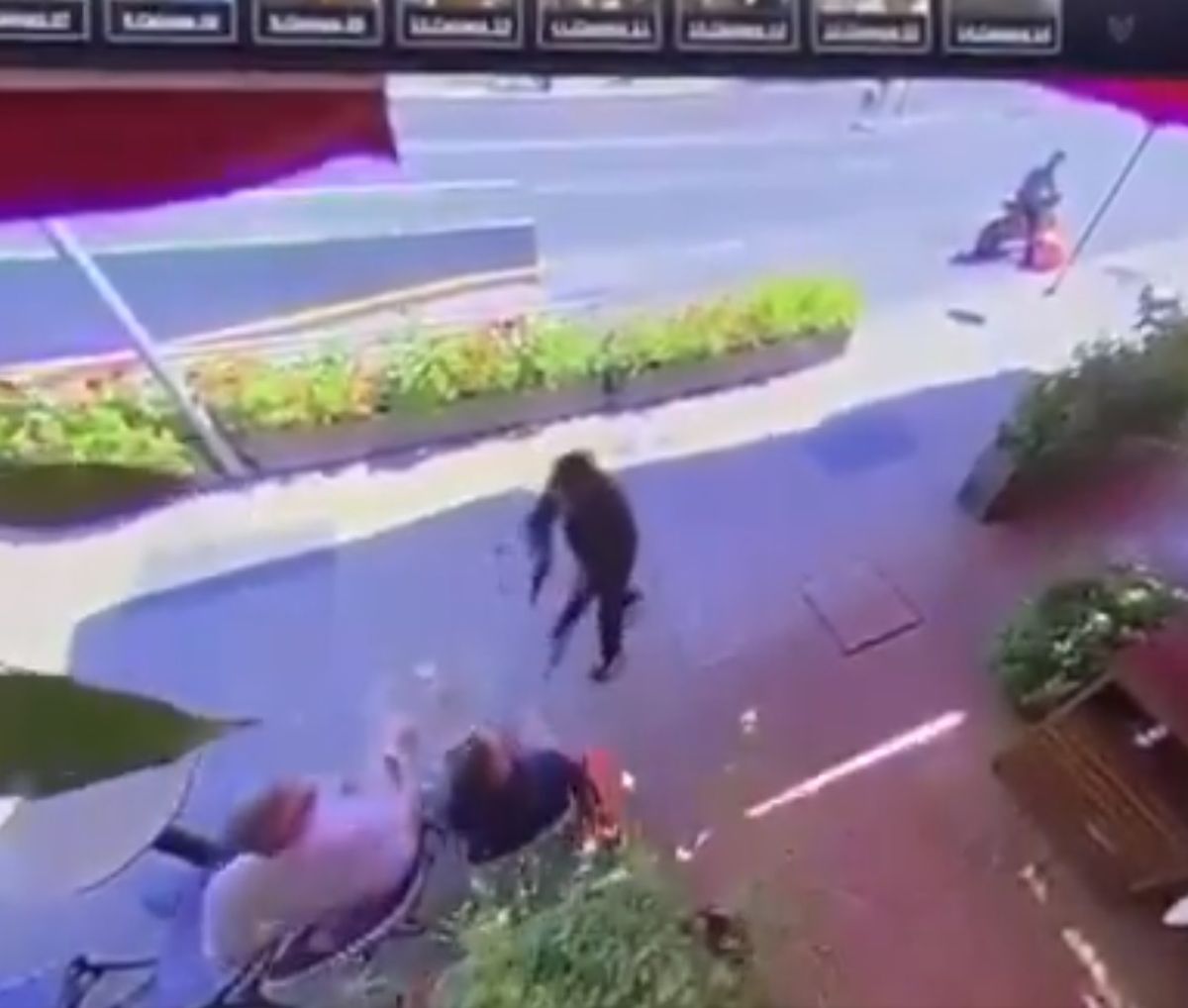 Crimen ocurrió este miércoles en un restaurant de la calle Isidora Goyenechea, en Las Condes. - Ladevi Medios y Soluciones Crimen ocurrió este miércoles en un restaurant de la calle Isidora Goyenechea, en Las Condes.