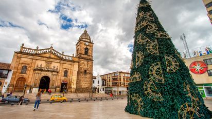 La magia de la Navidad brilla intensamente en Boyacá con luces que iluminan cada rincón. &nbsp;