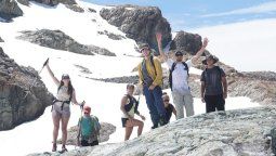 Verano en Patagonia:al momento de visitar la nieve utilizar ropa en capas, anteojos de sol confiltro UV, protector solar factor 50+ y protector labial.