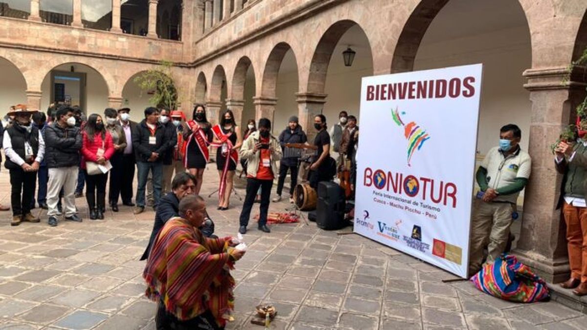 El pasado 2 al 3 de junio se desarrolló la Feria Internacional de Turismo del Cusco-FIT Boniotur 2022 en el Centro de Convenciones de la Municipalidad de Cusco. - Ladevi Medios y Soluciones El pasado 2 al 3 de junio se desarrolló la Feria Internacional de Turismo del Cusco-FIT Boniotur 2022 en el Centro de Convenciones de la Municipalidad de Cusco.