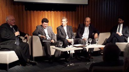 Carlos Montaldo, Marcos Cohen Arazi, Martín Pontevedra, Daniel Manzella y Roberto Amengual, en el panel de Hotelería.