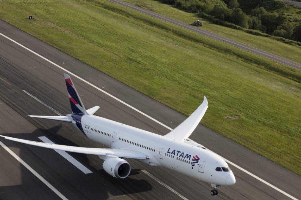 Latam Airlines vuelve a Canc&uacute;n con el vuelo desde Santiago (Chile).