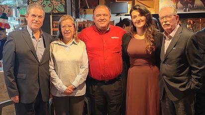 Los directores de Grupo Mexjal y Turismo Travel junto a directivos de Surland.