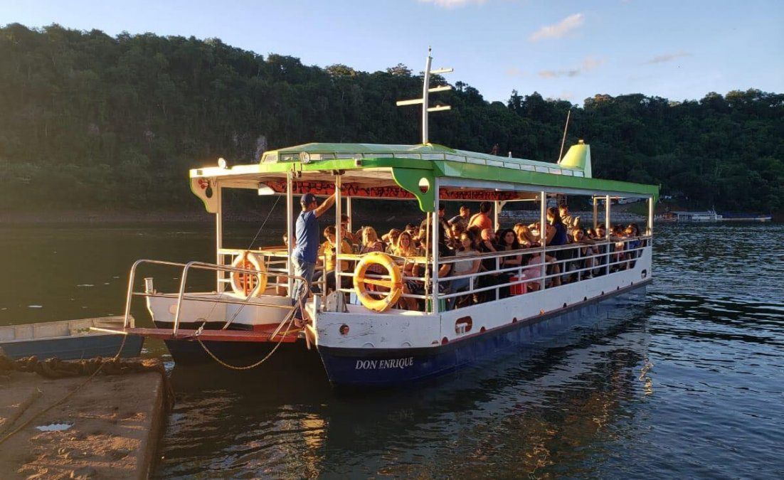 Conocé la belleza natural de Cataratas del Iguazú con Balsa Aventura que es una experiencia sin igual. 