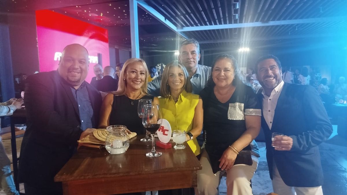 Agentes de viajes invitadas a la celebración organizada por Assist Card.