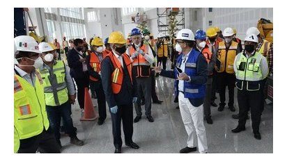 El secretario de Comunicaciones y Transportes durante el recorrido.&nbsp;