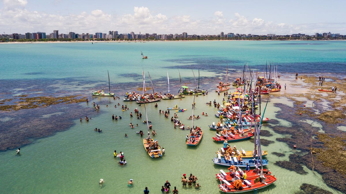 Ola: Maceió, capital del estado de Alagoas.