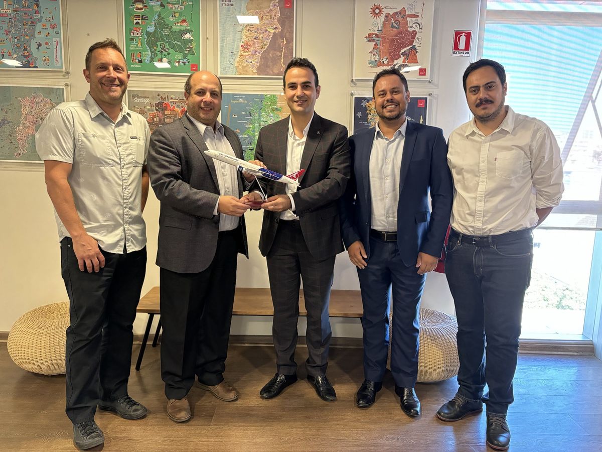 Representantes de Turkish Airlines se reunieron con el director nacional de Sernatur, Cristóbal Benítez. - Ladevi Medios y Soluciones Representantes de Turkish Airlines se reunieron con el director nacional de Sernatur, Cristóbal Benítez.