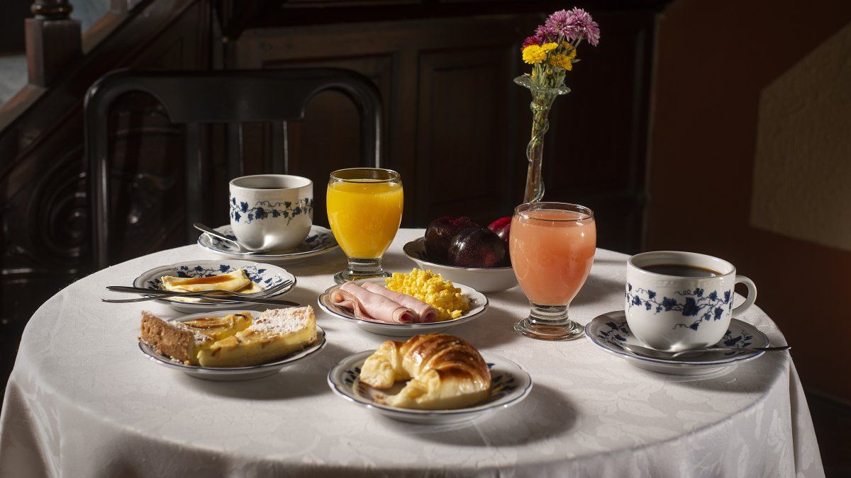 Hotel Colonial Salta: propone para las vacaciones un desayuno productos típicos del norte.