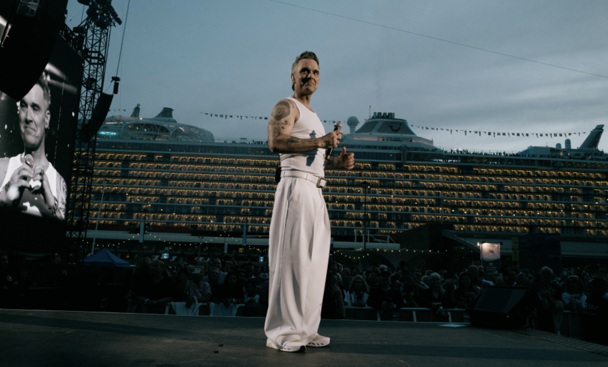 Concierto de Robbie Williams durante el evento inaugural del nuevo crucero de TUI Cruises (TUI Group).