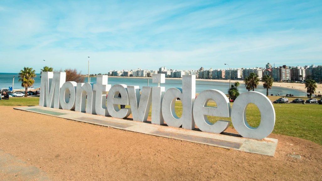 Costa Cruceros propone descubrir Montevideo, la capitalcostera de Uruguay con una rica vida cultural.