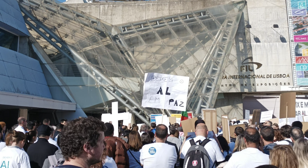 Protestas a las puertas de la BTL por parte de alojamientos locales