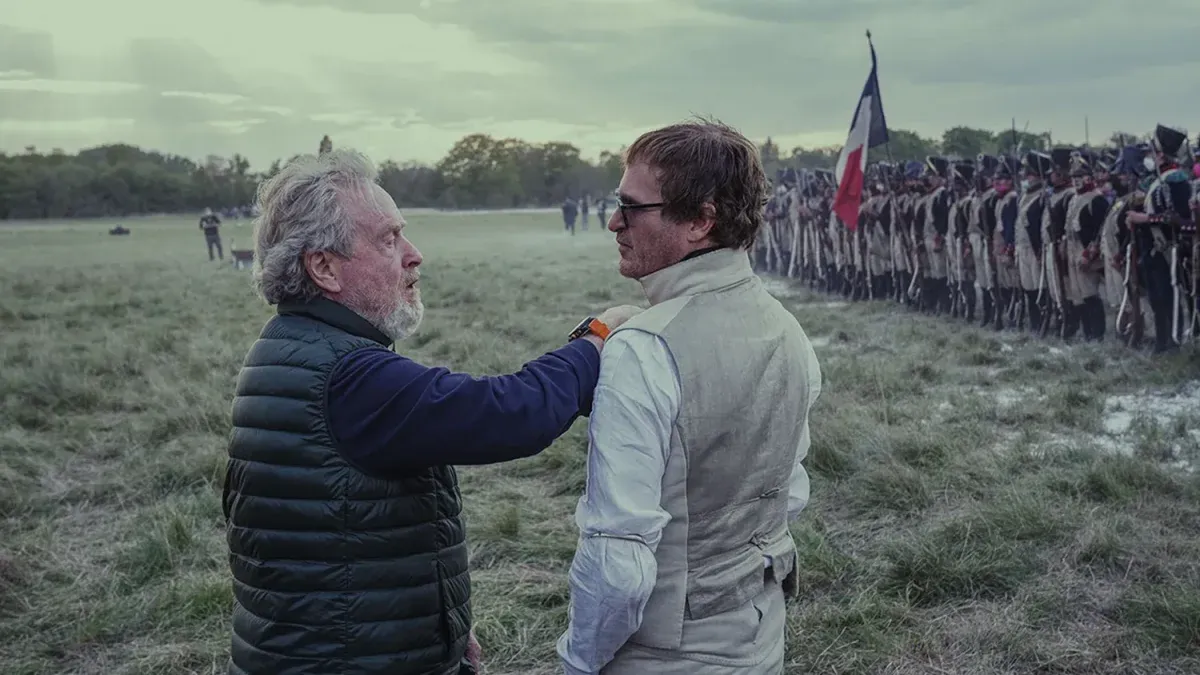 Los artífices de la nueva biopic de Napoleón: el cineasta Ridley Scott y el actor Joaquín Phoenix.