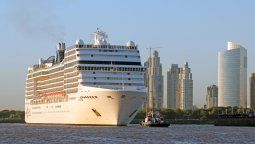 altText(Vacaciones: cuándo es la temporada de cruceros en Argentina)}