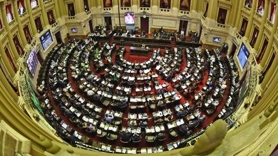 Diputados fue convocado a una sesión especial para tratar el DNU 70/2023, que derogó la Ley de Agencias de Viajes y eliminó las habilitaciones obligatorias.