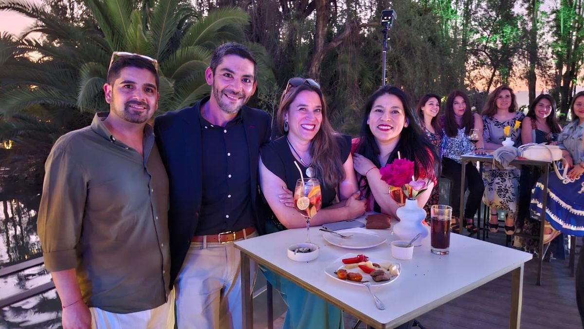 Asistentes del Sunset Party de Pacific Reps. 