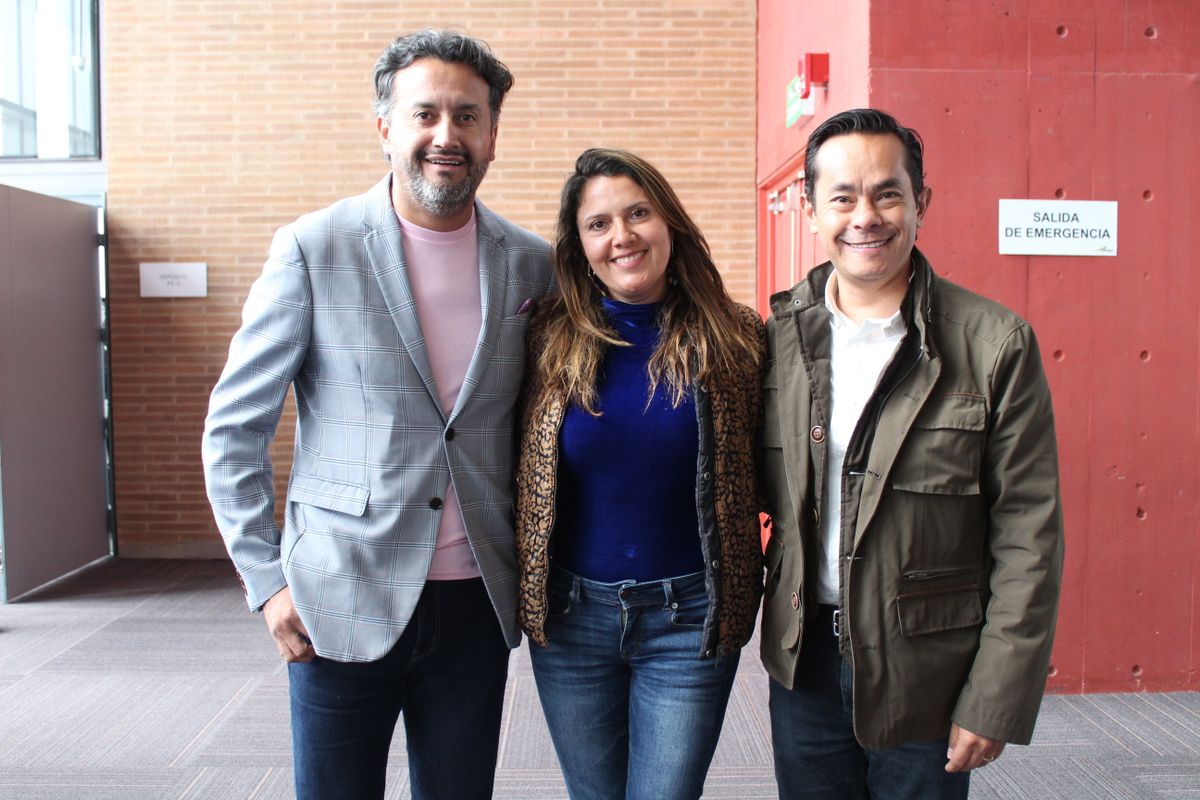 Alex Ruiz, director de Ventas para Sudamérica de AMR Collection; Paola Castaño, gerente de Ventas para Colombia y Diego Bermúdez, gerente regional de Ventas de Copa Airlines.