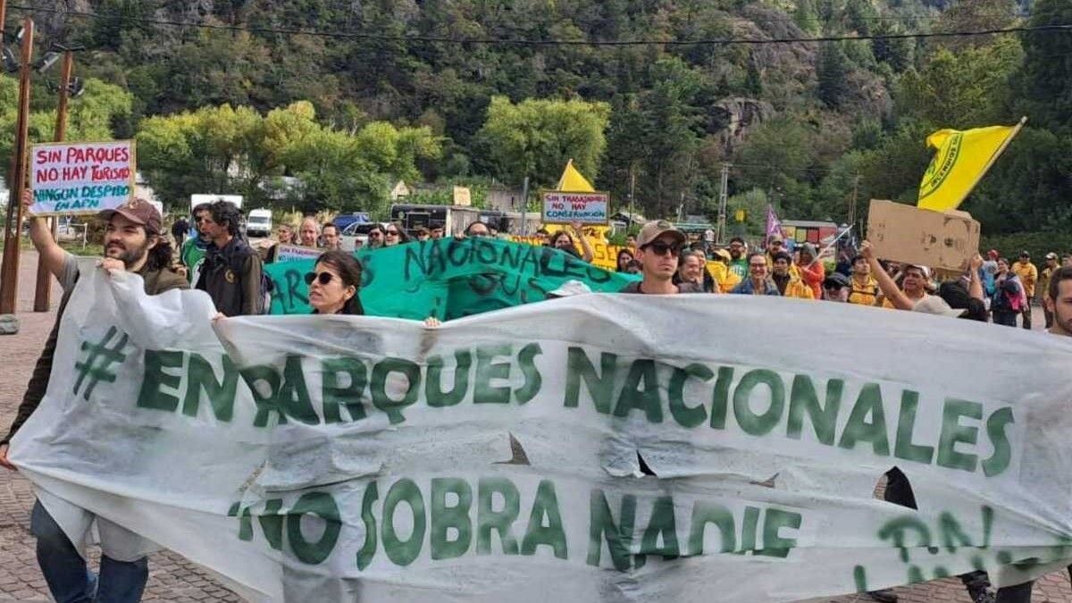 Trabajadores de&nbsp;Parques Nacionales&nbsp;en alerta:&nbsp;ATE&nbsp;denuncia otros 30 despidos arbitrarios e injustificados. Acusan a&nbsp;Javier Milei&nbsp;por querer echar a 400 empleados.