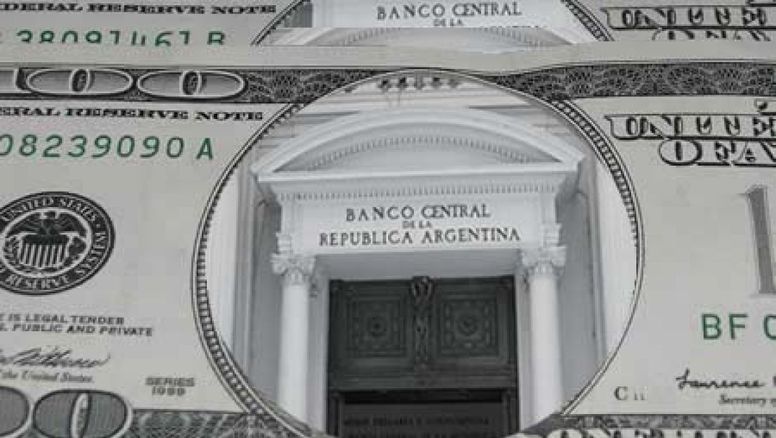 La salida de dólares por gastos de argentinos en el exterior inquieta al Gobierno y crecen las especulaciones sobre el dólar turista. ¿Qué dicen Silvina Batakis y el BCRA?