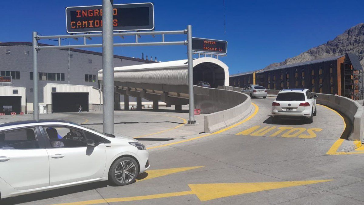 Semana Santa: el Complejo Los Libertadores es la principal ruta de acceso para los turistas argentinos. - Ladevi Medios y Soluciones Semana Santa: el Complejo Los Libertadores es la principal ruta de acceso para los turistas argentinos.