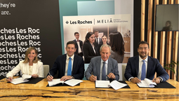 Responsables de Meliá y Les Roches tras la firma del acuerdo formativo entre ambas compañías.