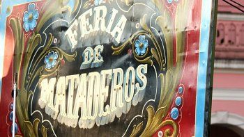 En Buenos Aires se puede viajar de la ciudad al campo visitando la feria de Mataderos.