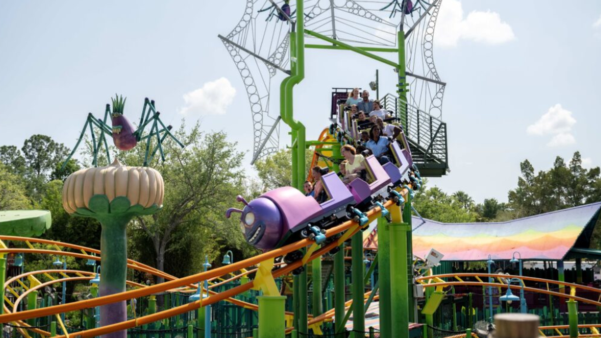 Trolls Trollercoaster es una atracción para toda la familia ubicada en Universal Orlando Resort