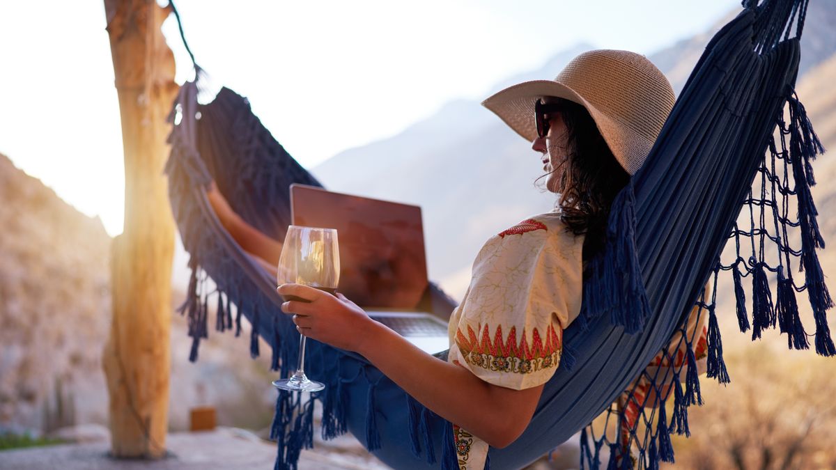 Déjate sorprender por la magia del Valle del Elqui: cielos despejados, pueblos encantadores y paisajes que te invitan a desconectar.