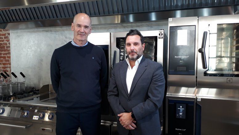 Sergio Piatti y David Peris en el Centro deExcelencia de ASP-Electrolux.&nbsp;