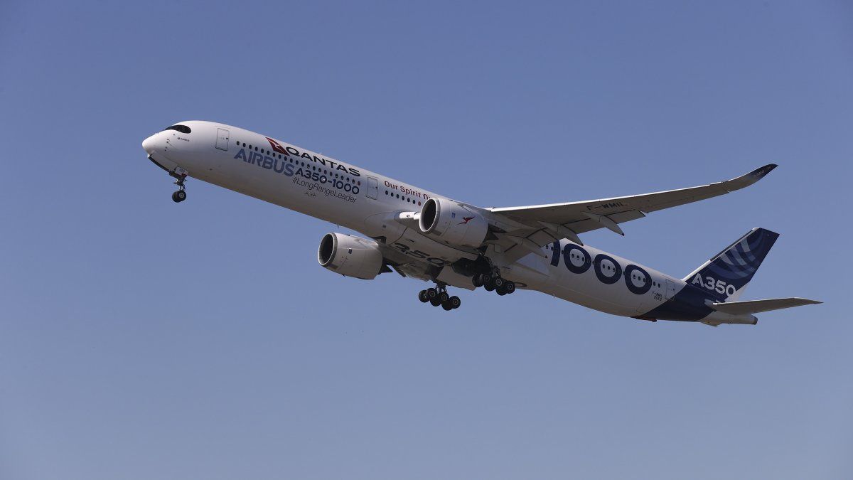 Airbus A350/1000 de la aerolínea Qantas. Es el bimotor más grande que produce hoy día la fábrica europea. ¿Lo eligirías para tus vacaciones?