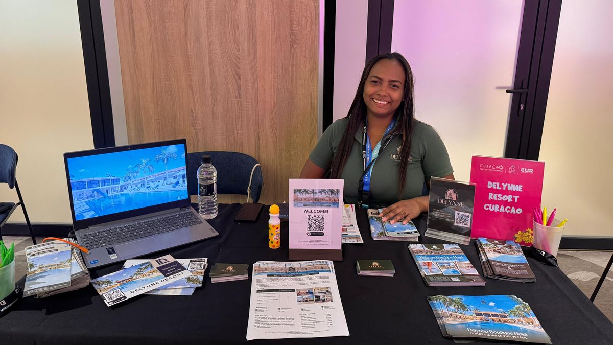 Stand de Delynne Resort Curazao, durante las reuniones uno a uno en el marco del Latin American Trade Symposium.