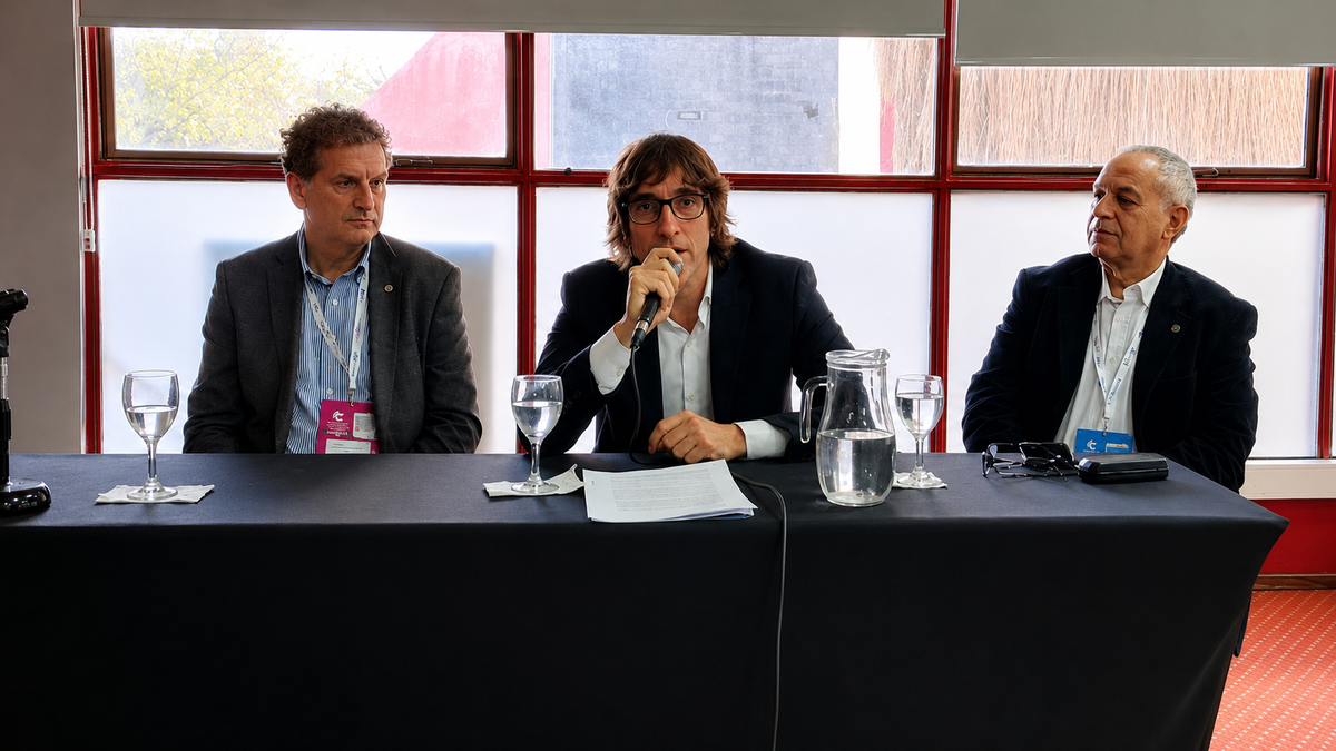 En el Congreso de Faevyt, empresarios y funcionarios debatieron sobre el presente del turismo estudiantil, con foco en el fideicomiso, la competencia informal, la caída de pasajeros y nuevas herramientas de financiamiento para viajes de egresados.